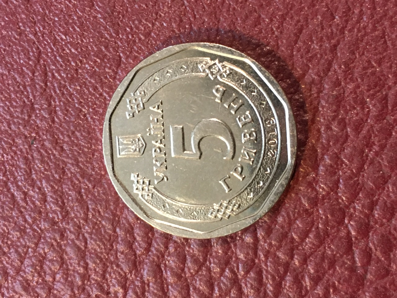 سکه زیبای کشور مغولستان با تصویر چنگیز خان با کیفیت بانکی زیبا و کمیاب